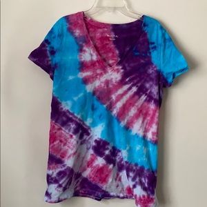 Tie dye V neck size L